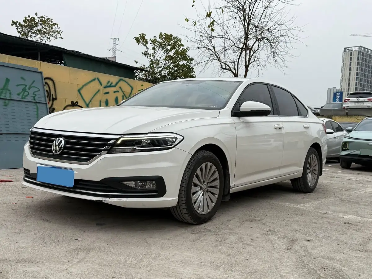 2019 Volkswagen Sagitar 1.2T 116HP L4 7DCT