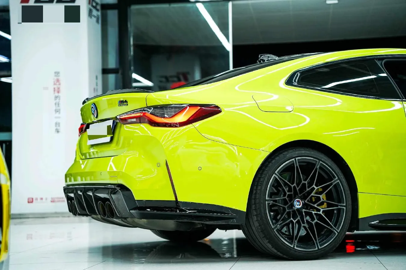 2021 BMW M4 3.0T 510HP L6 8AT,autocango,china used car exporter,china ev exporter,chinese used car exporter,chinese used ev exporter