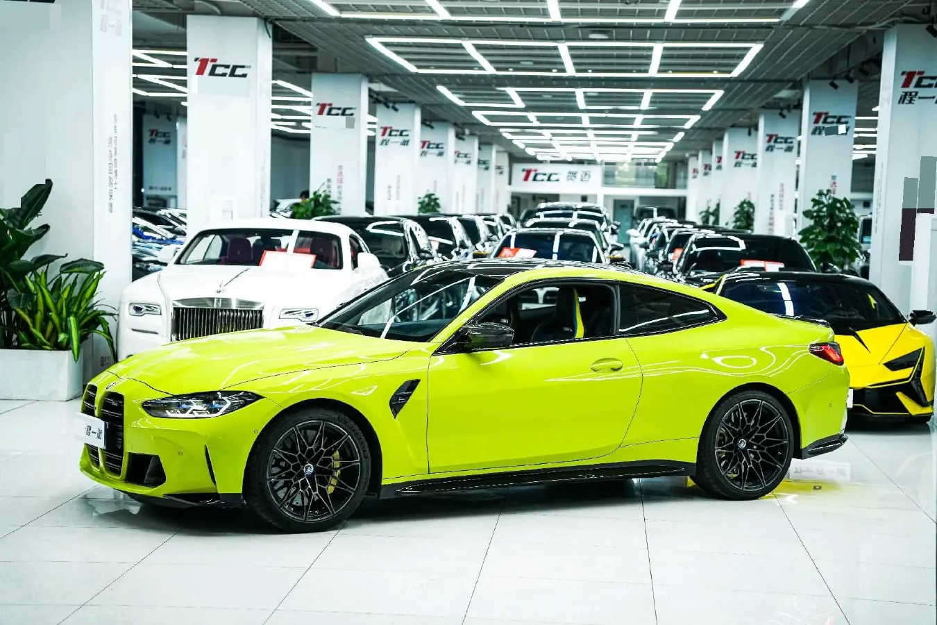 2021 BMW M4 3.0T 510HP L6 8AT,autocango,china used car exporter,china ev exporter,chinese used car exporter,chinese used ev exporter