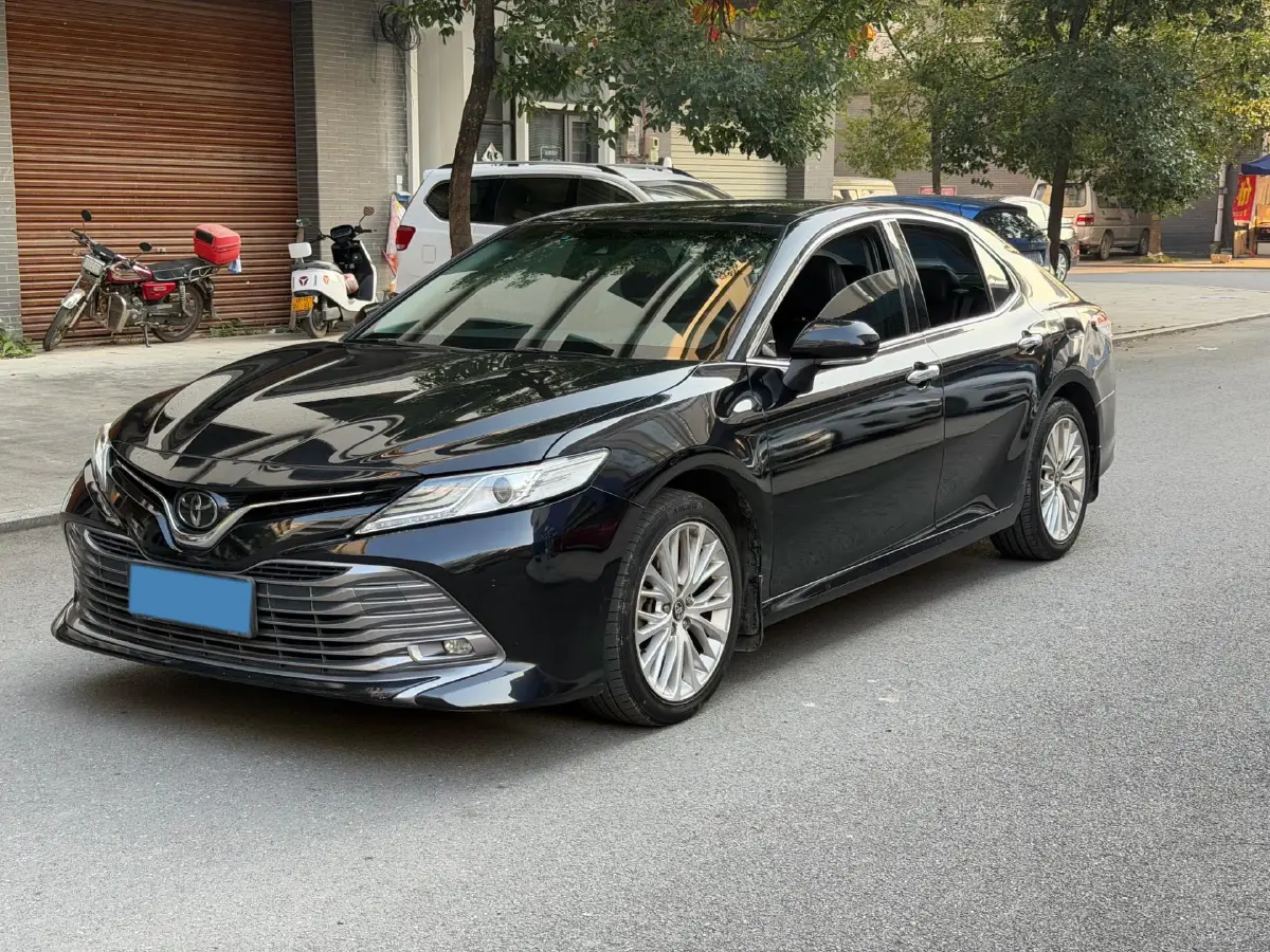 2019 Toyota Camry 2.5L 209HP L4 8AT
