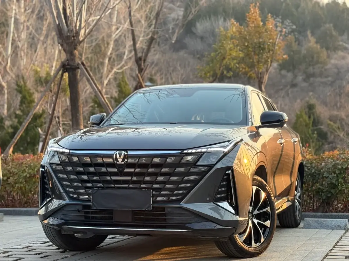 2024 ChangAn UNI-Z 1.5L 98HP L4 E-CVT PHEV 18.4KWH