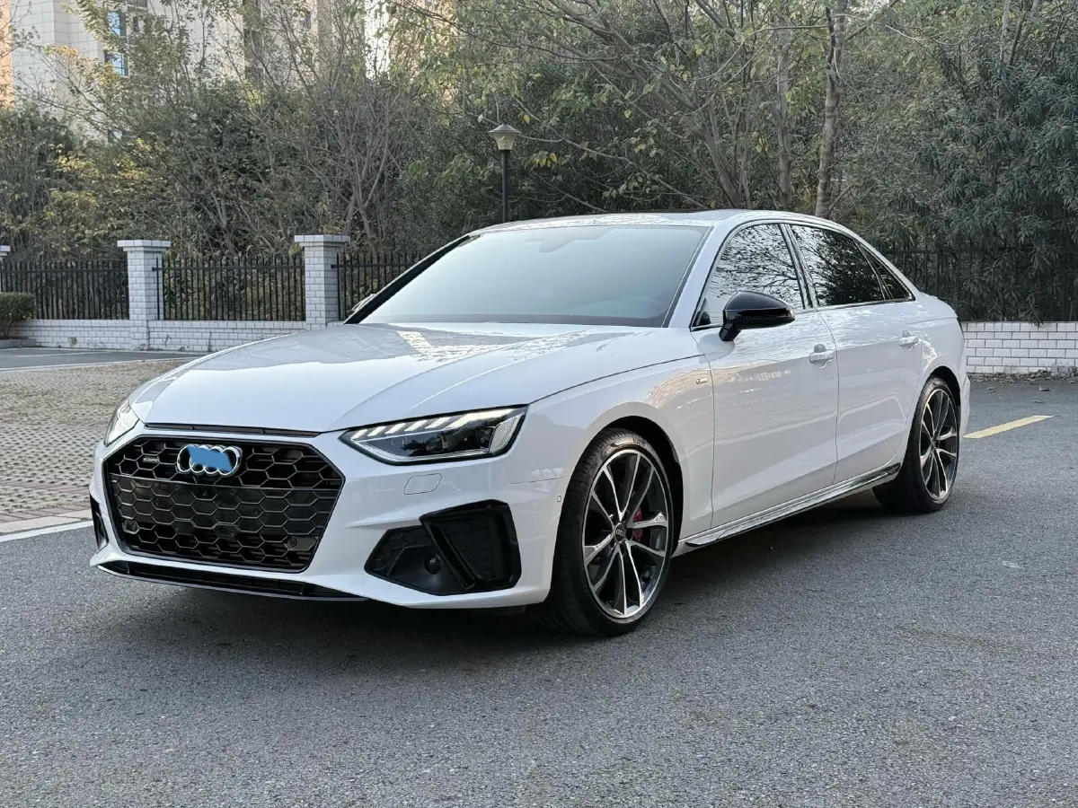 2022 Audi A4L 2.0T 252HP L4 7DCT