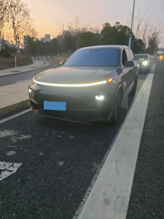 2023 Li L8 Range Extended 154HP REEV 40.9KWH