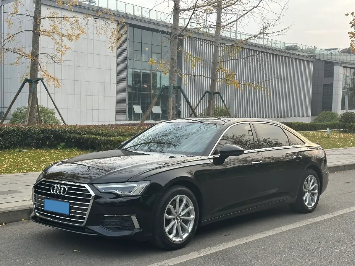 2021 Audi A6L 2.0T 190HP L4 7DCT