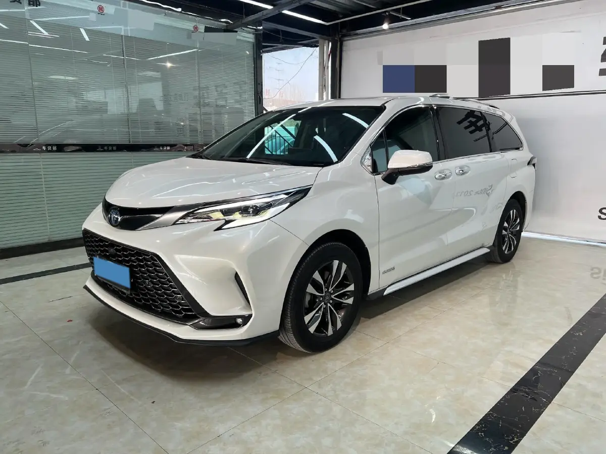 2024 Toyota Granvia 2.5L 189HP L4 E-CVT Hybrid