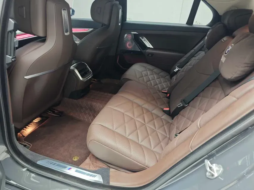 2023 BMW i7 BEV 101.7KWH,autocango,china used car exporter,china ev exporter,chinese used car exporter,chinese used ev exporter