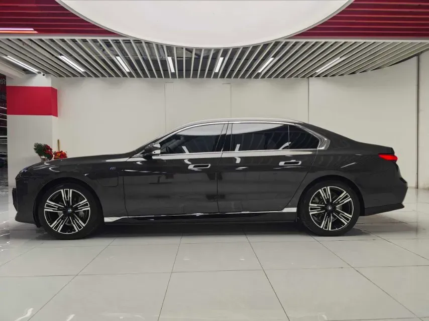 2023 BMW i7 BEV 101.7KWH,autocango,china used car exporter,china ev exporter,chinese used car exporter,chinese used ev exporter