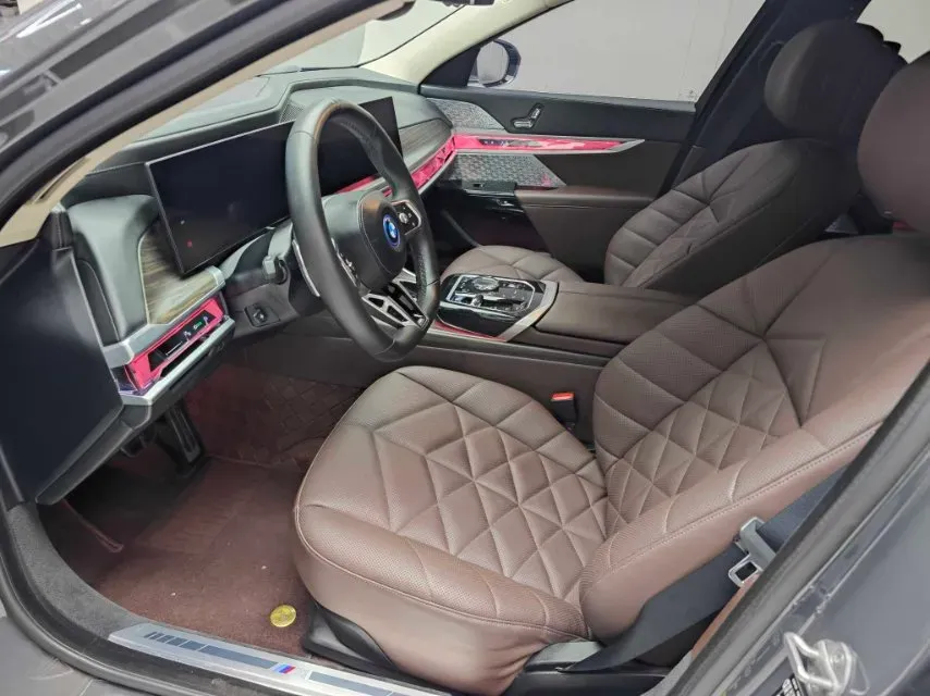 2023 BMW i7 BEV 101.7KWH,autocango,china used car exporter,china ev exporter,chinese used car exporter,chinese used ev exporter