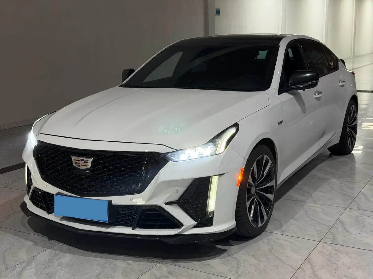 2022 Cadillac CT5 2.0T 237HP L4 10AT