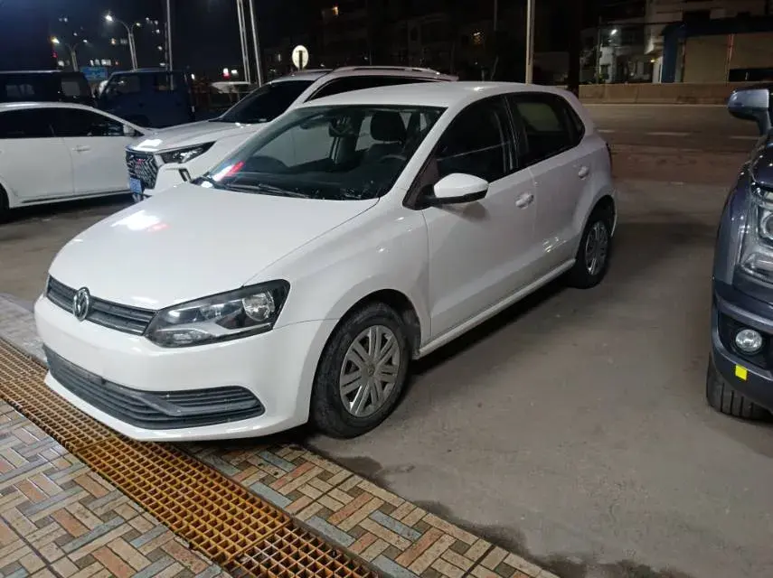 2016 Volkswagen Polo 1.4L 90HP L4 6AT