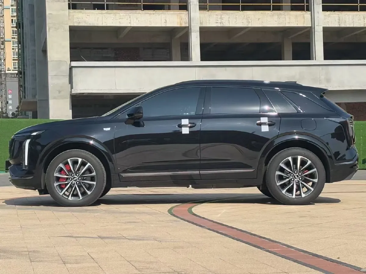 2025 Cadillac XT5 2.0T 237HP L4 9AT,autocango,china used car exporter,china ev exporter,chinese used car exporter,chinese used ev exporter