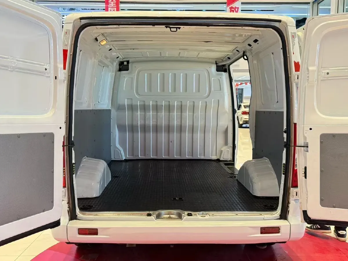 2023 Iveco JuXing 2.0T 126HP L4 6MT,autocango,china used car exporter,china ev exporter,chinese used car exporter,chinese used ev exporter