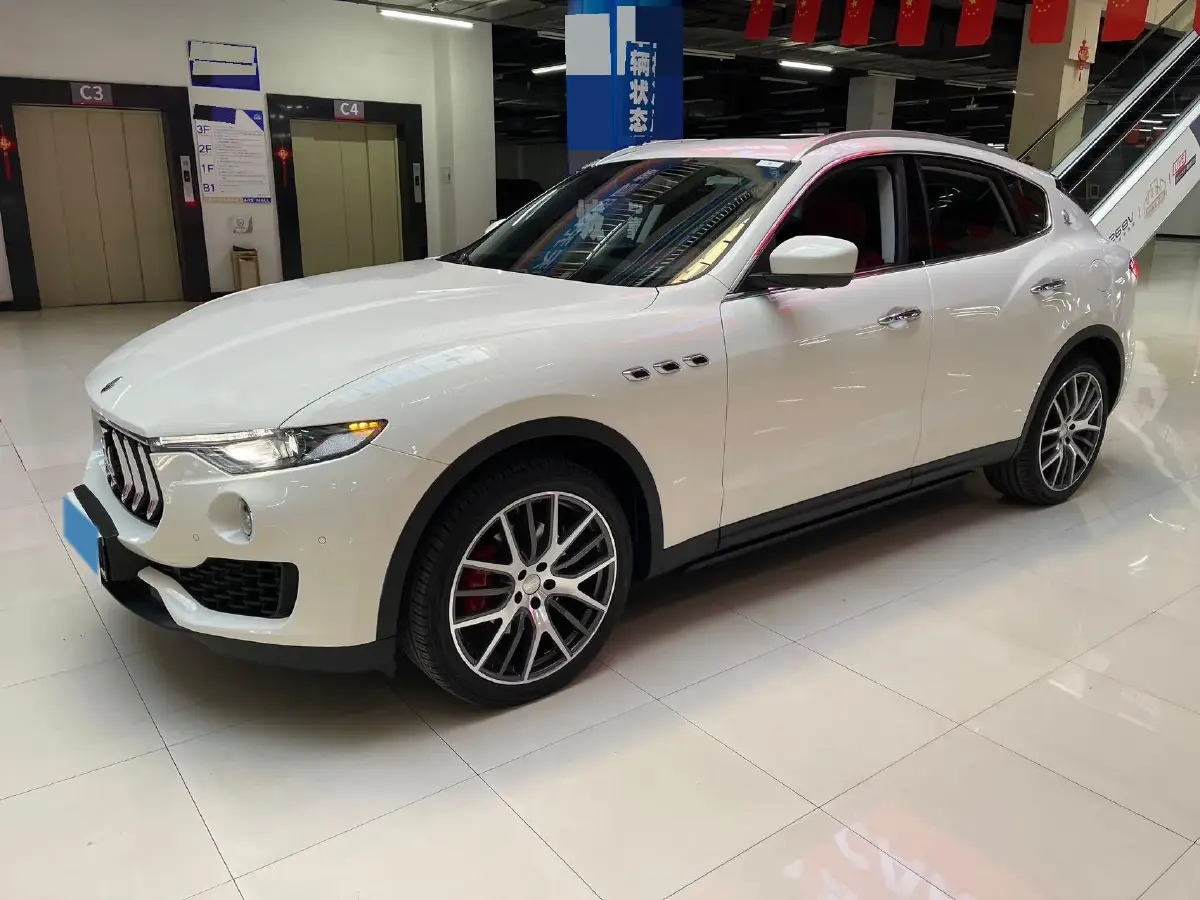 2018 Maserati Levante 3.0T 350HP V6 8AT