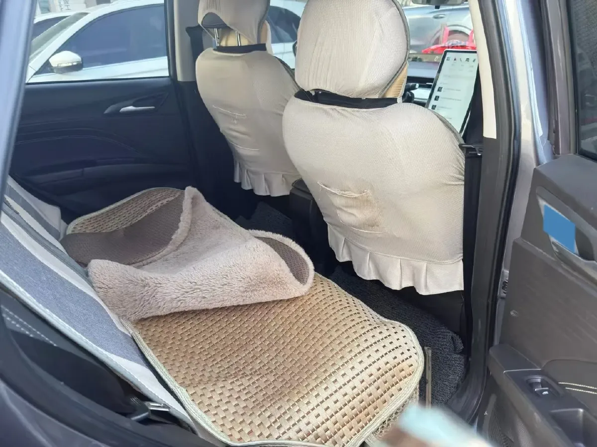 2022 ChangAn Oshan X7 Plus 1.5T 188HP L4 7DCT,autocango,china used car exporter,china ev exporter,chinese used car exporter,chinese used ev exporter