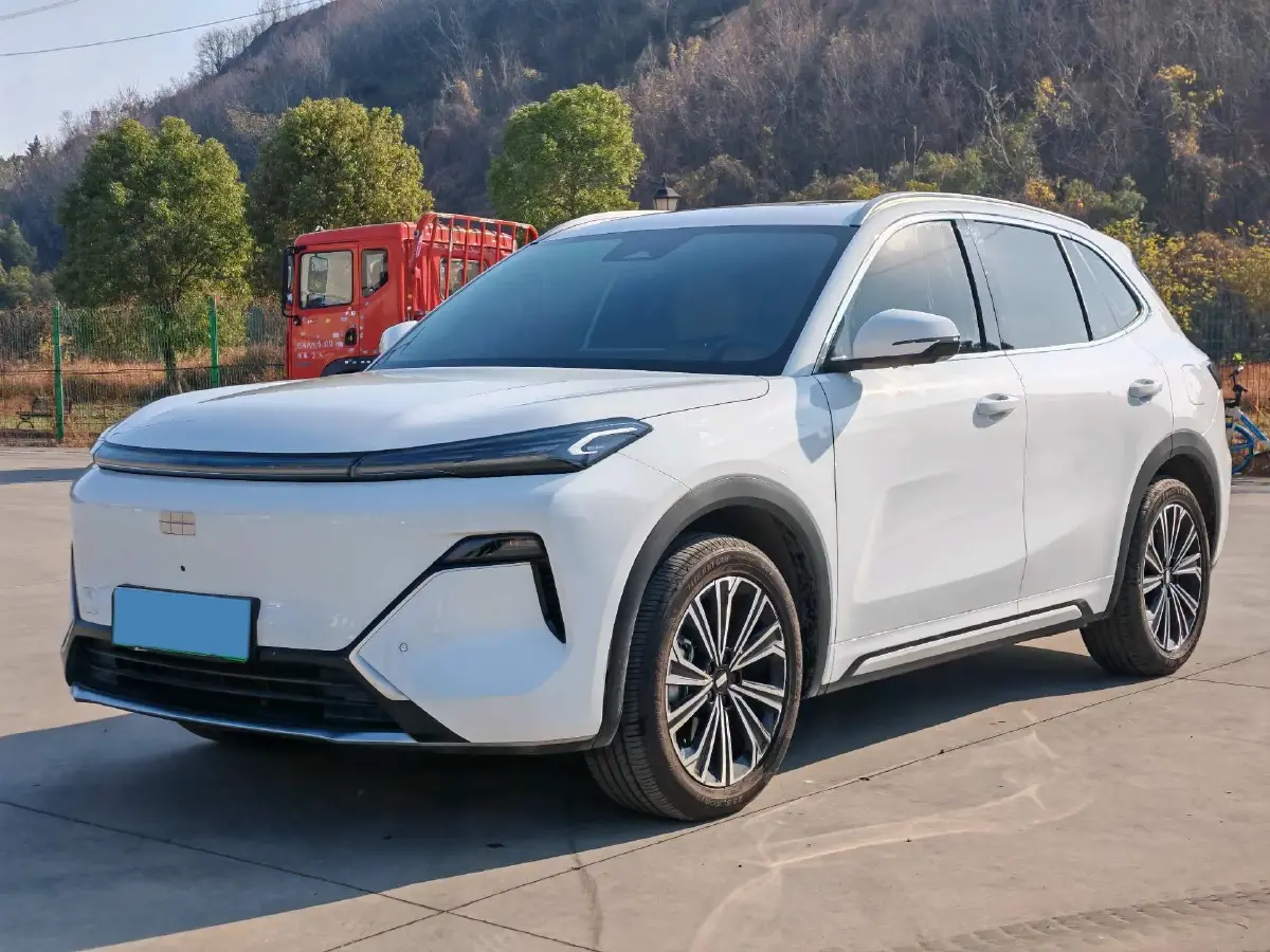 2025 BYD Sea Lion 05 DM-i 1.5L 101HP L4 E-CVT PHEV 18.3KWH