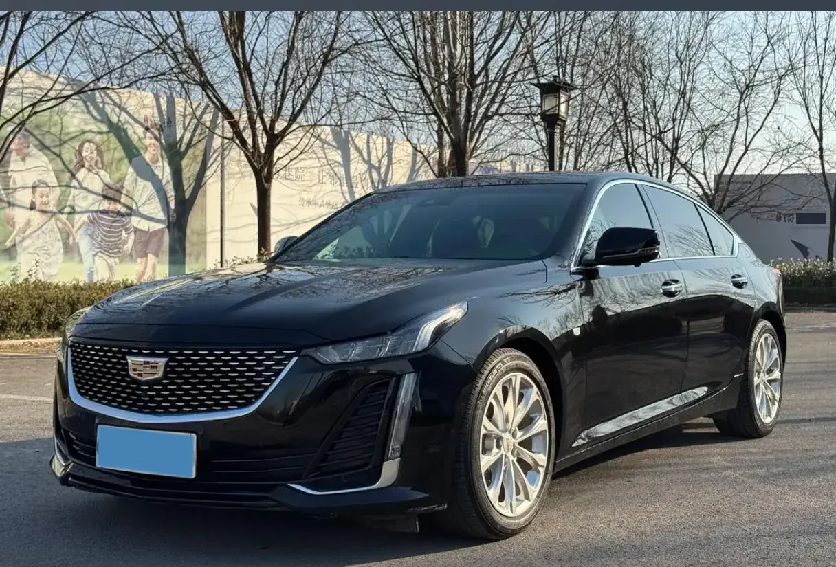 2022 Cadillac CT5 2.0T 237HP L4 10AT