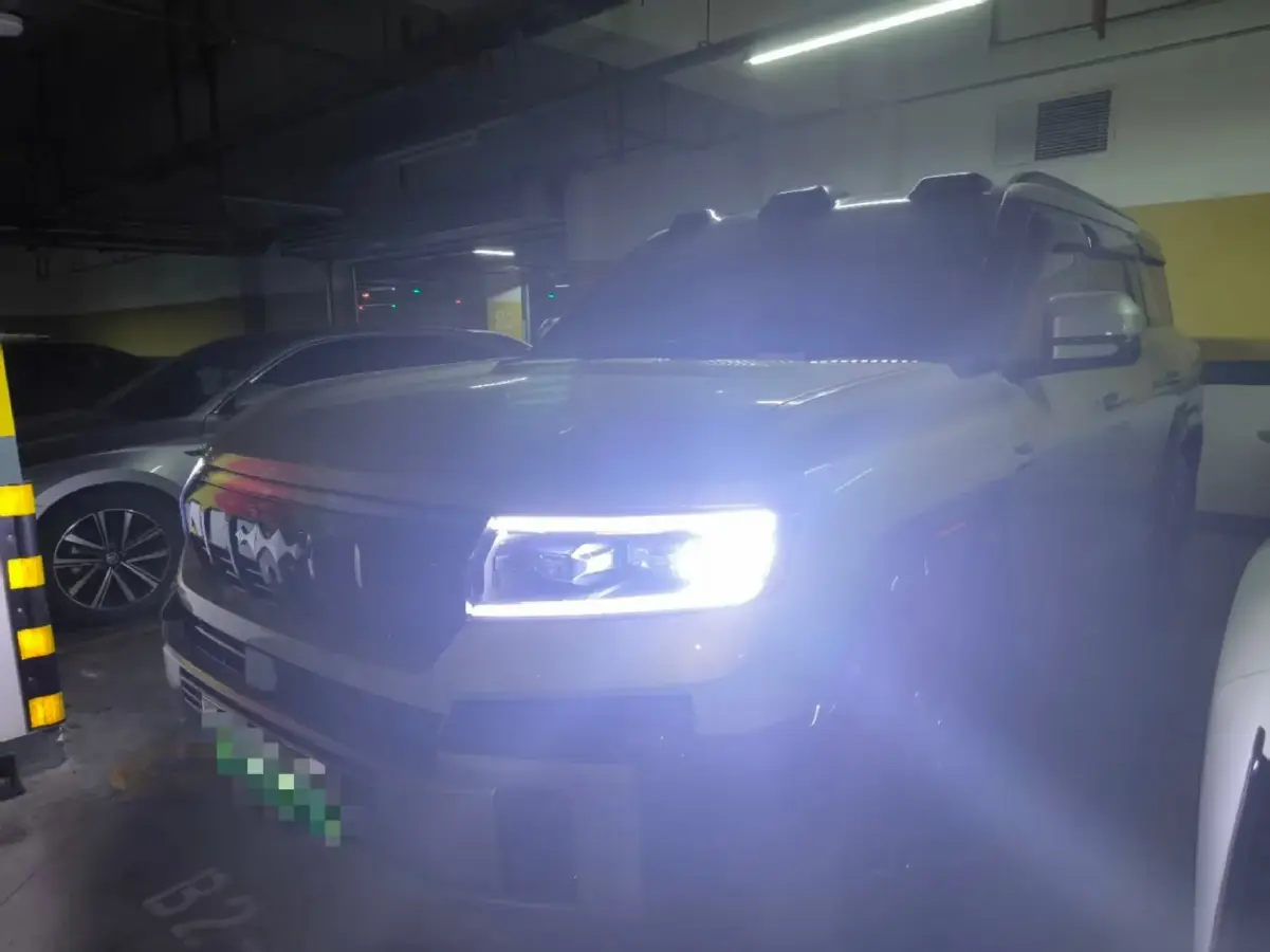 2025 FangChengBao Bao 8 2.0T 245HP L4 E-CVT PHEV 36.8KWH