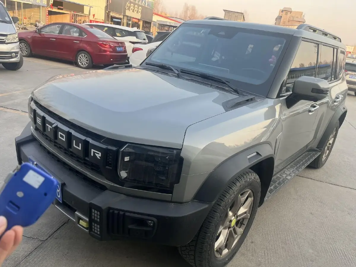 2023 Jetour Traveller 2.0T 254HP L4 8AT