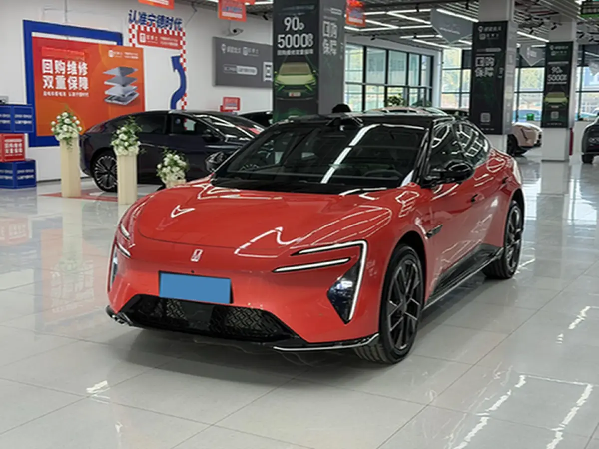 2025 Avatr 06 REEV 156HP REEV