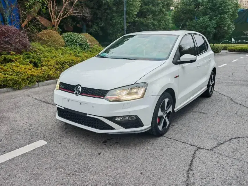 2016 Volkswagen Polo 1.4T 150HP L4 7DCT