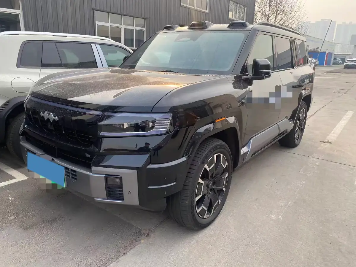 2025 FangChengBao Bao 8 2.0T 245HP L4 E-CVT PHEV 36.8KWH