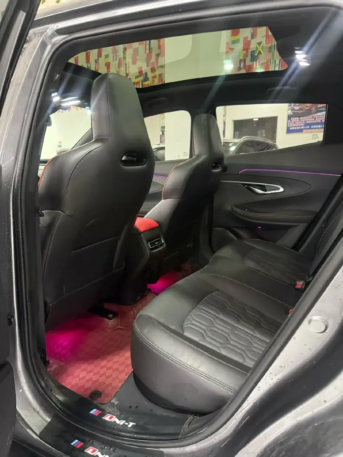 2022 ChangAn UNI-T 1.5T 188HP L4 7DCT,autocango,china used car exporter,china ev exporter,chinese used car exporter,chinese used ev exporter