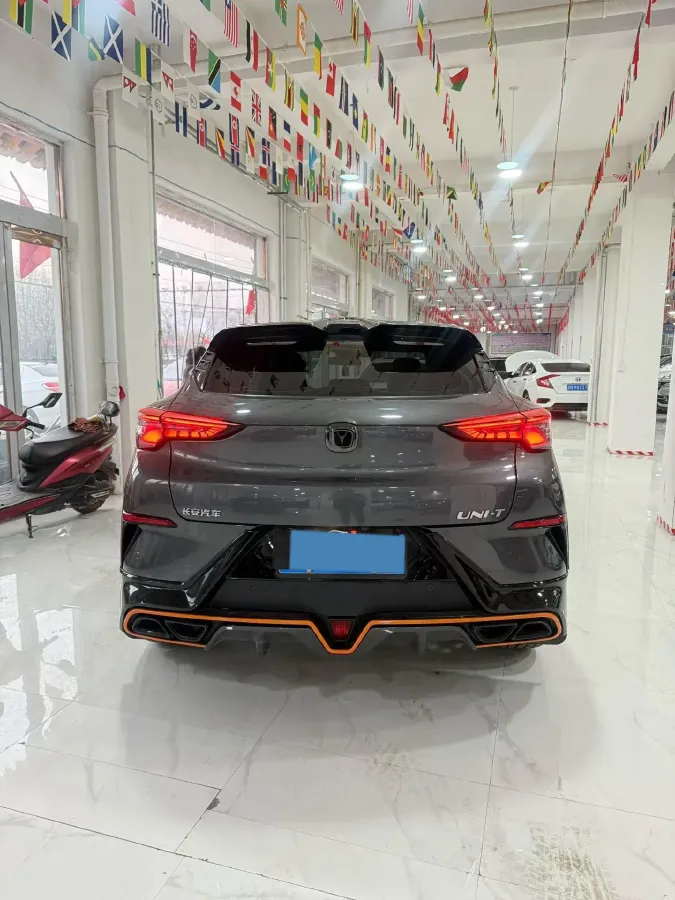 2022 ChangAn UNI-T 1.5T 188HP L4 7DCT,autocango,china used car exporter,china ev exporter,chinese used car exporter,chinese used ev exporter