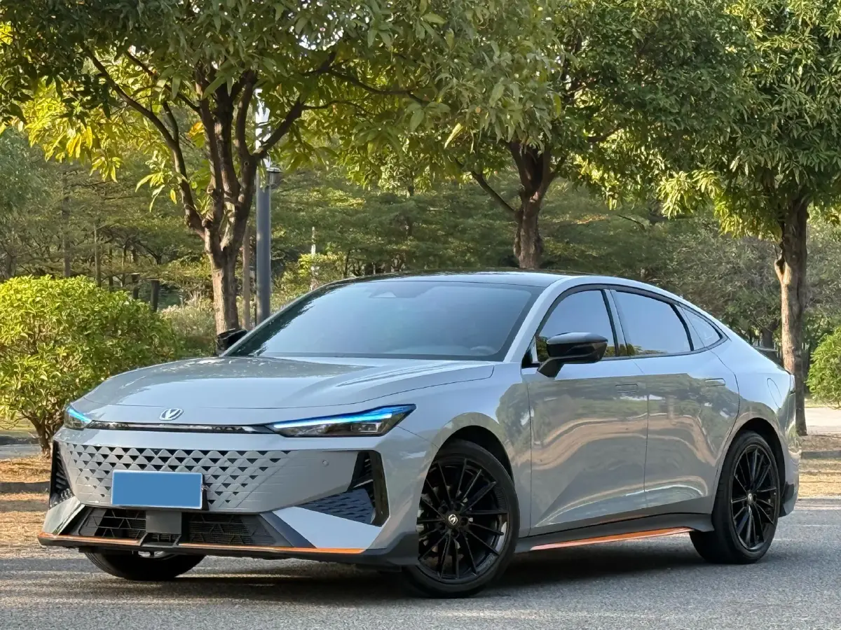 2025 ChangAn UNI-V 1.5T 192HP L4 7DCT