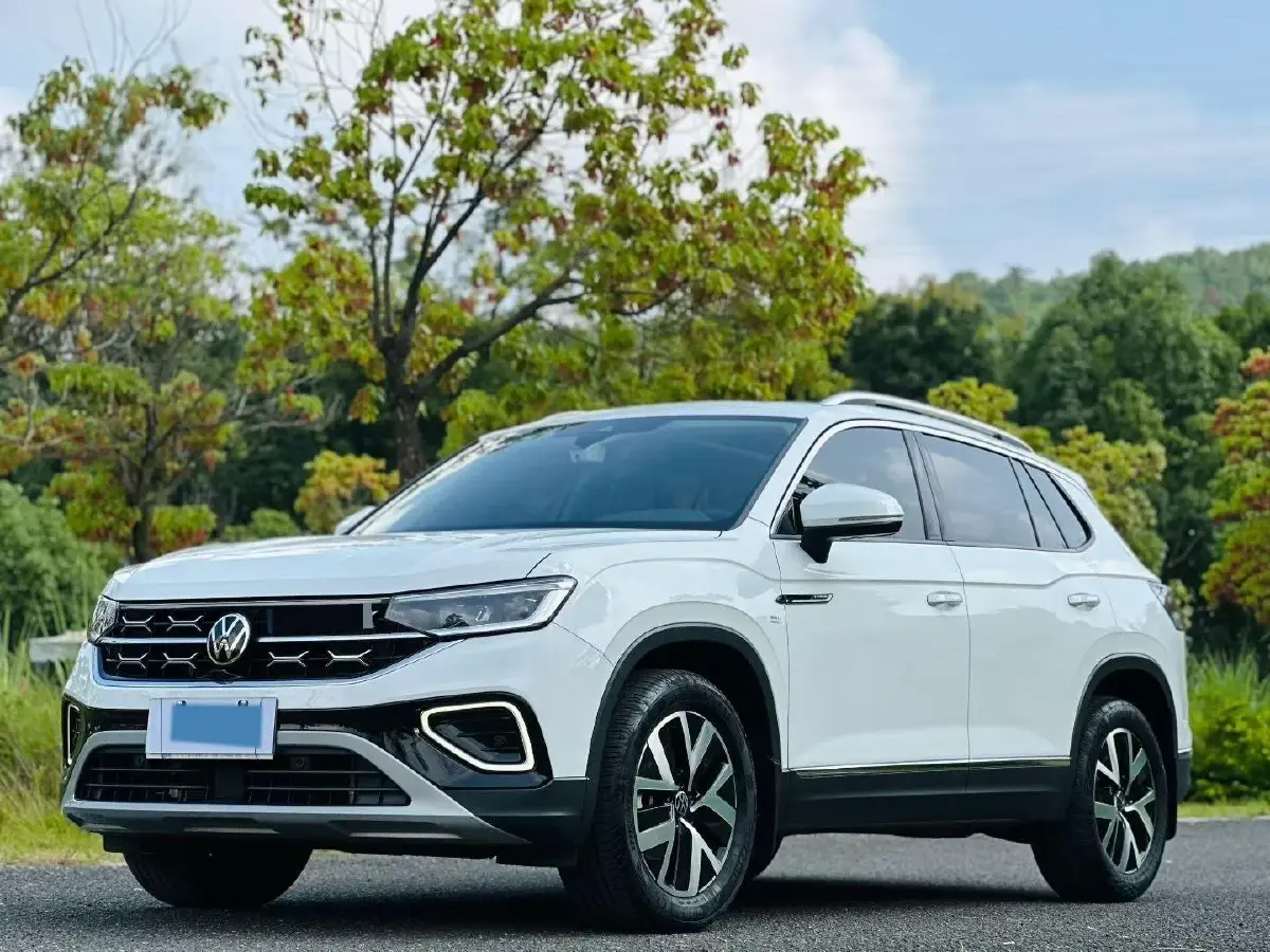 2023 Volkswagen Tayron 2.0T 186HP L4 7DCT