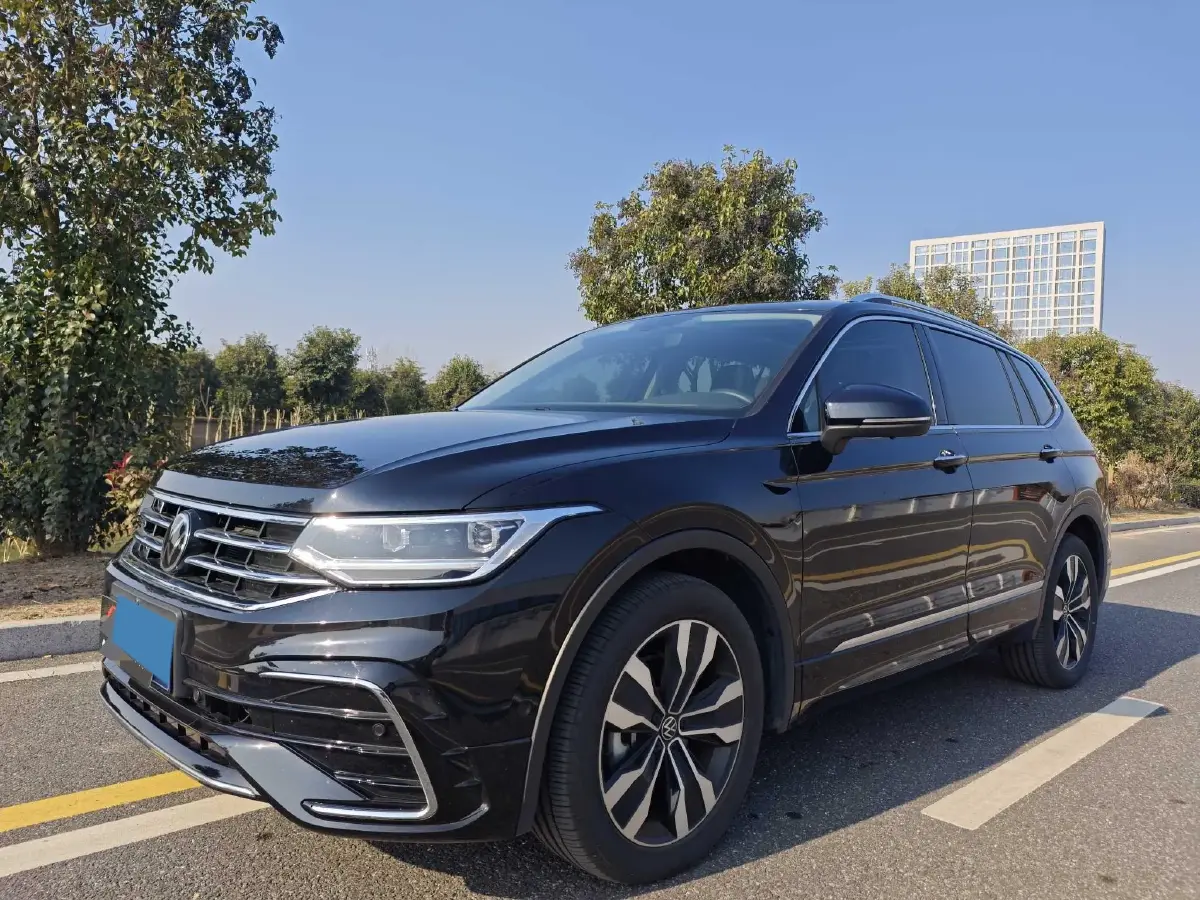 2024 Volkswagen Tiguan L 2.0T 186HP L4 7DCT