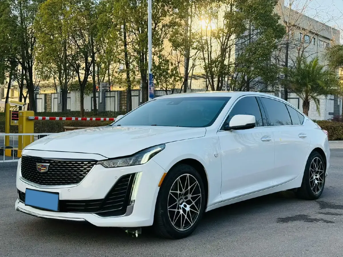 2021 Cadillac CT5 2.0T 237HP L4 10AT