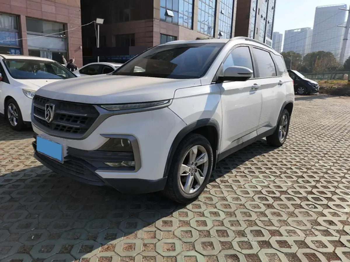 2018 BaoJun 530 1.5T 150HP L4 6MT
