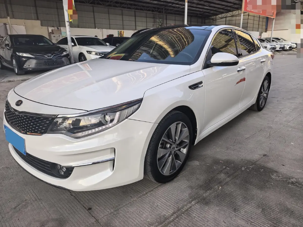 2017 Kia K5 2.0L 161HP L4 6AT