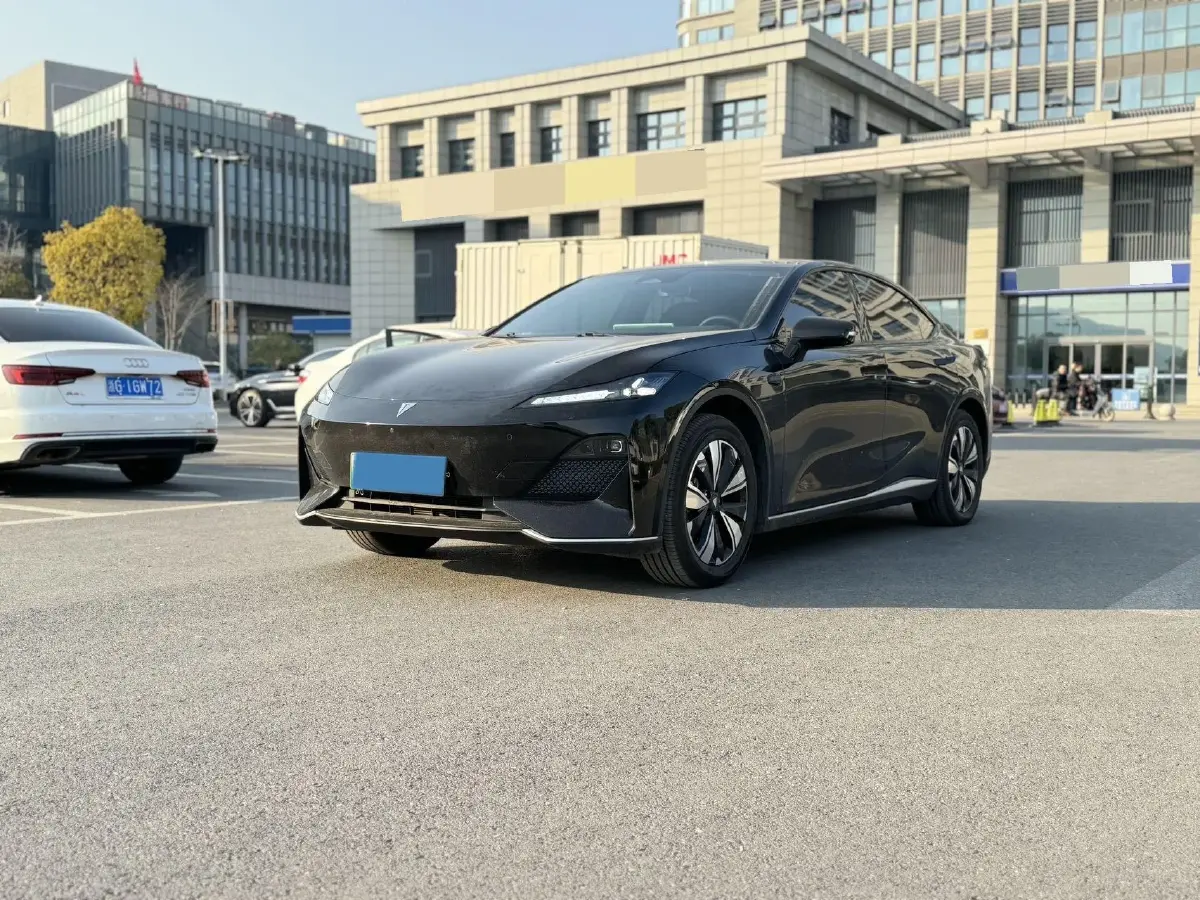 2025 ChangAn CS75 Plus 2.0T 233HP L4 8AT