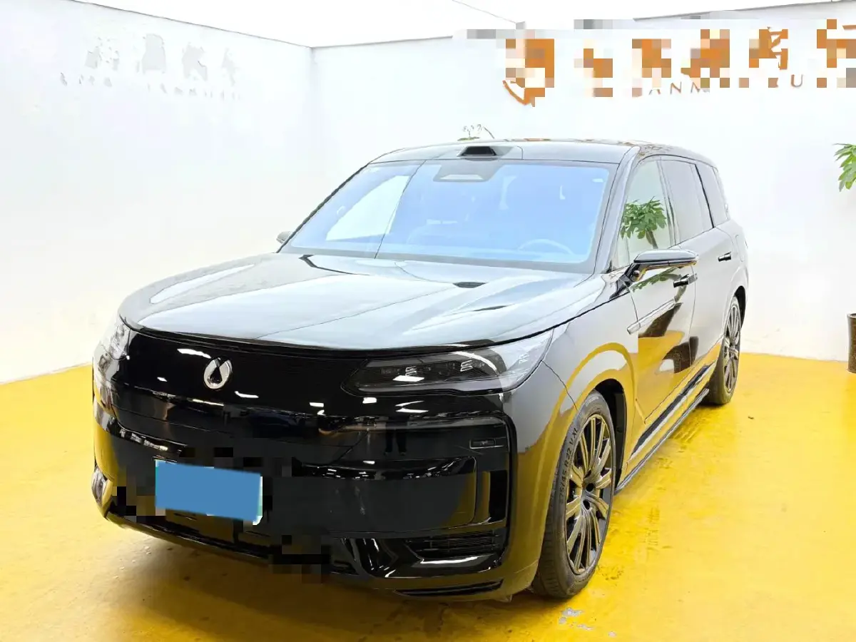 2025 Denza DenzaN9 2.0T 207HP L4 E-CVT PHEV