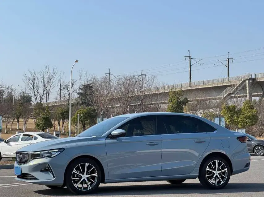 2023 Geely Emgrand 1.5L 127HP L4 CVT