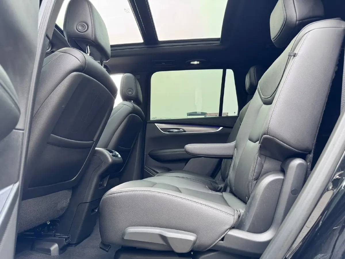 2021 Cadillac XT6 2.0T 237HP L4 9AT,autocango,china used car exporter,china ev exporter,chinese used car exporter,chinese used ev exporter