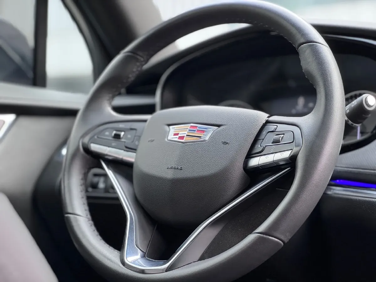 2021 Cadillac XT6 2.0T 237HP L4 9AT,autocango,china used car exporter,china ev exporter,chinese used car exporter,chinese used ev exporter