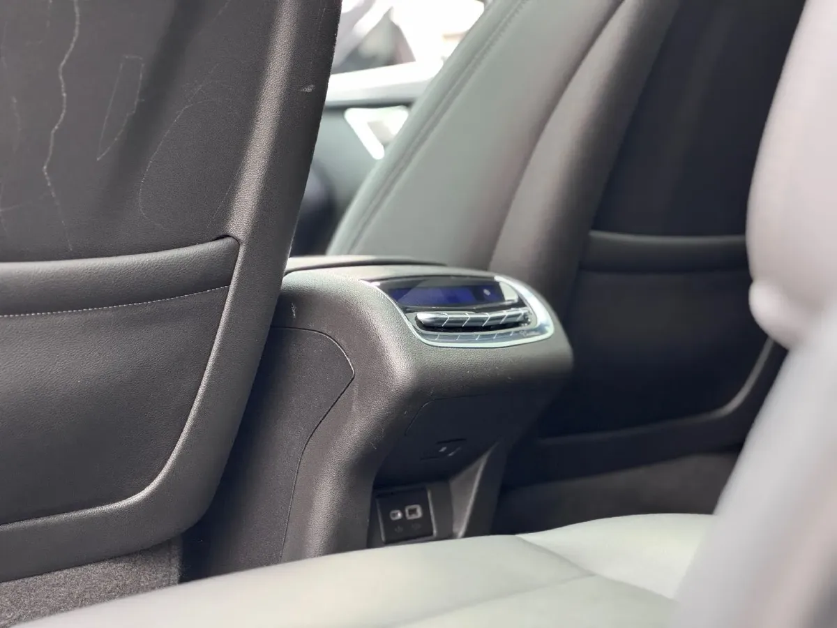 2021 Cadillac XT6 2.0T 237HP L4 9AT,autocango,china used car exporter,china ev exporter,chinese used car exporter,chinese used ev exporter