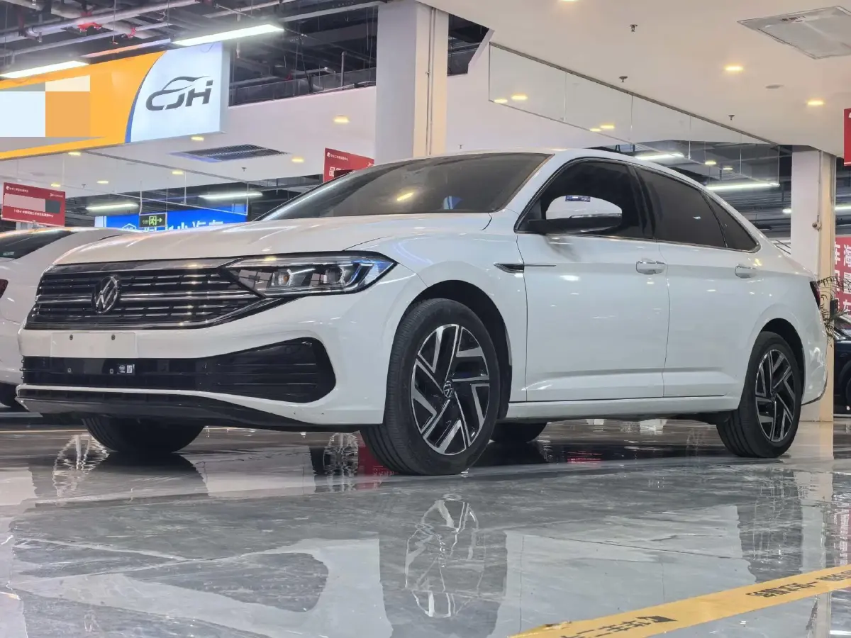 2023 Volkswagen Sagitar 1.5T 160HP L4 7DCT