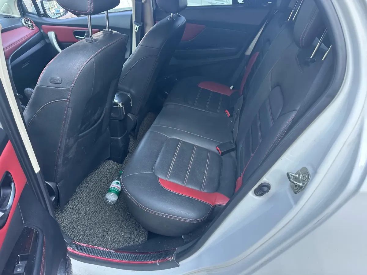 2015 Soueast V5 1.5L 120HP L4 5MT,autocango,china used car exporter,china ev exporter,chinese used car exporter,chinese used ev exporter