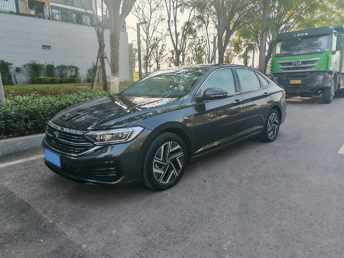 2023 Volkswagen Sagitar 1.2T 116HP L4 7DCT