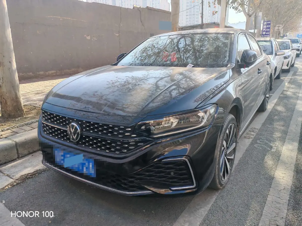 2023 Volkswagen Passat 2.0T 186HP L4 7DCT