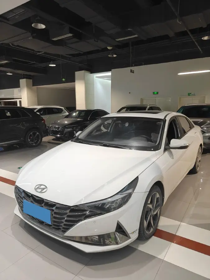 2022 Hyundai Elantra 1.5L 115HP L4 CVT