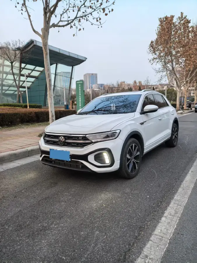 2023 Volkswagen T-Roc 1.5T 160HP L4 7DCT