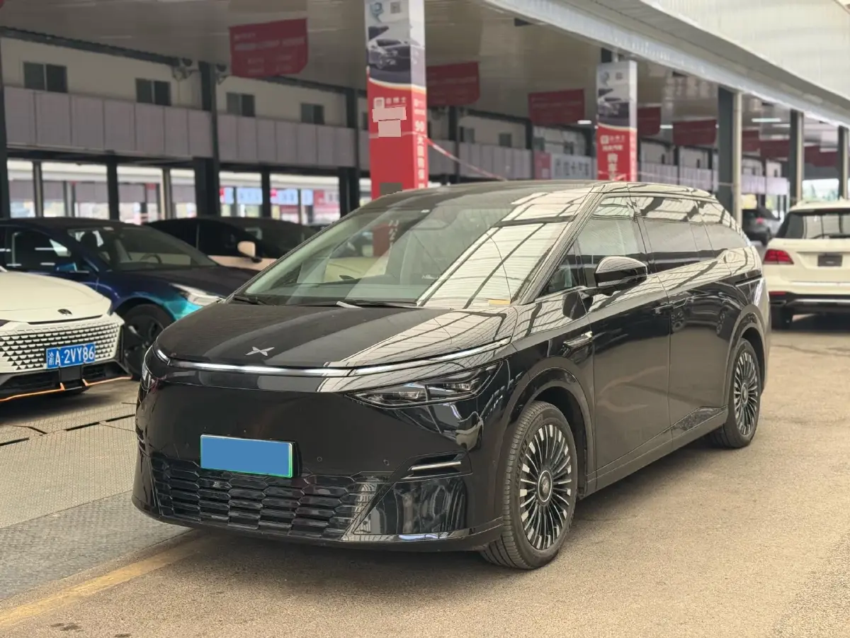 2025 Xpeng X9 BEV