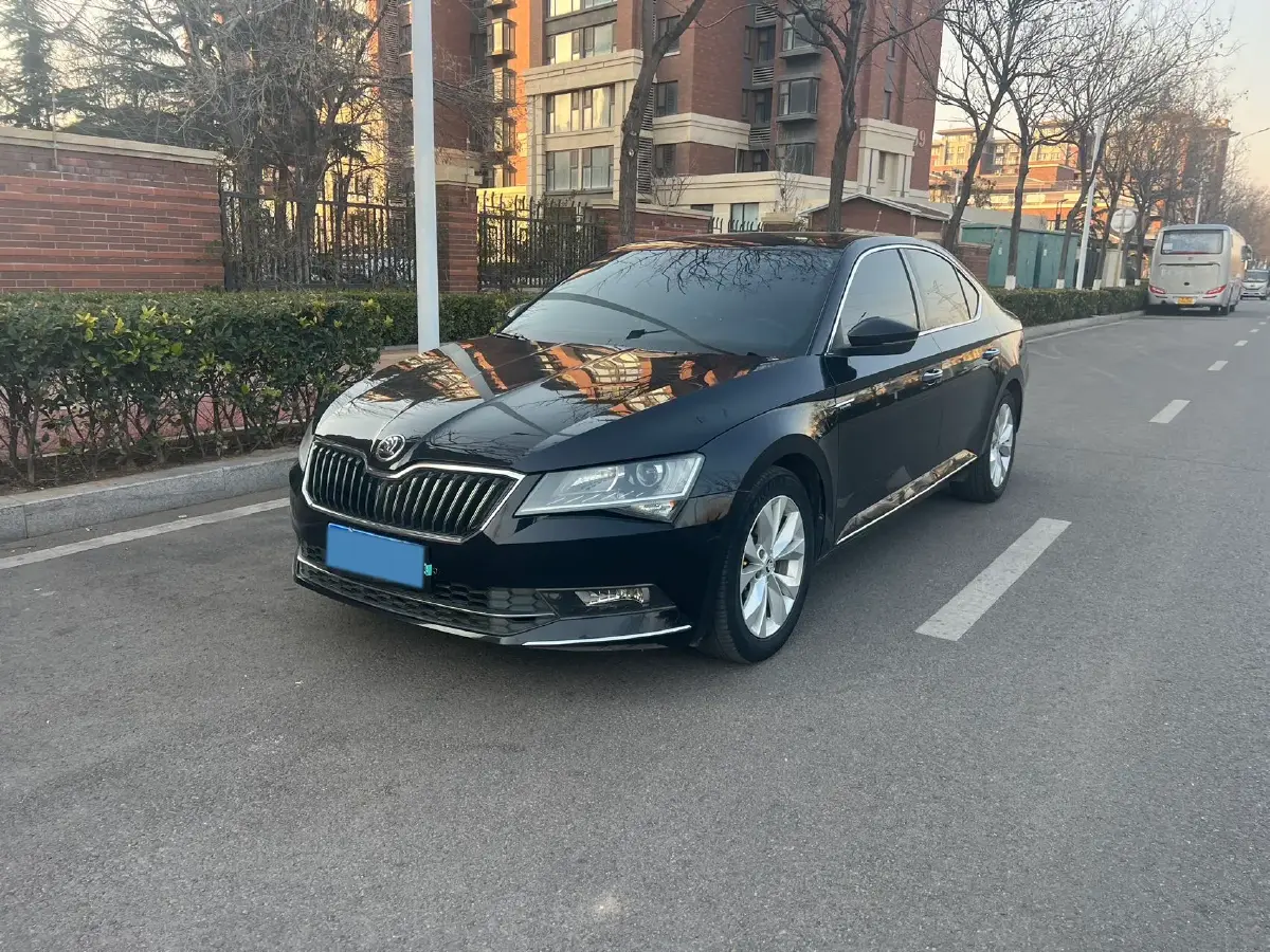 2017 Skoda Superb 1.4T 150HP L4 7DCT