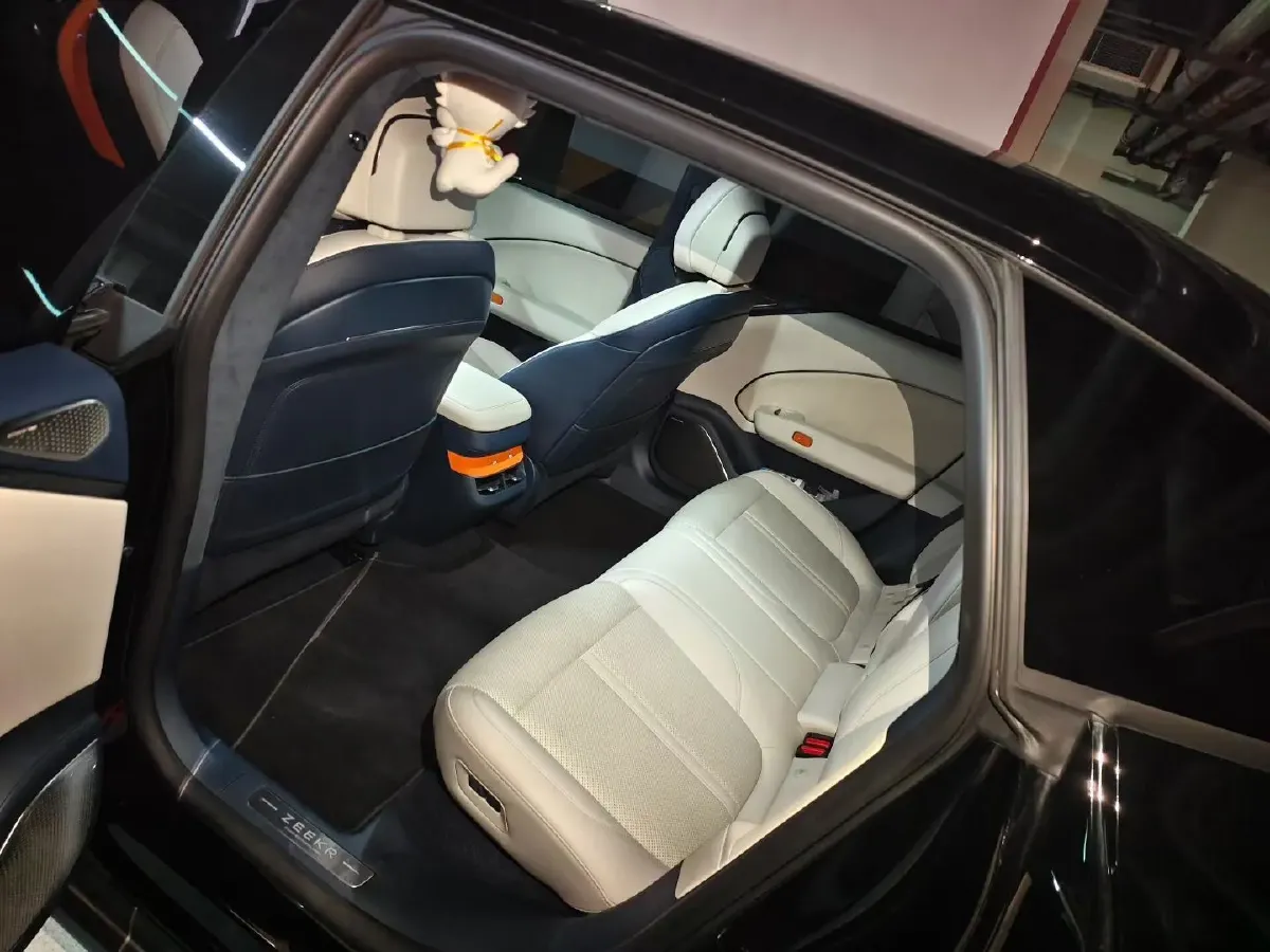 2024 Zeekr 007 BEV 100KWH,autocango,china used car exporter,china ev exporter,chinese used car exporter,chinese used ev exporter