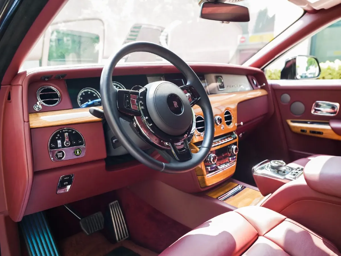 2018 Rolls-Royce Phantom 6.7T 571HP V12 8AT,autocango,china used car exporter,china ev exporter,chinese used car exporter,chinese used ev exporter