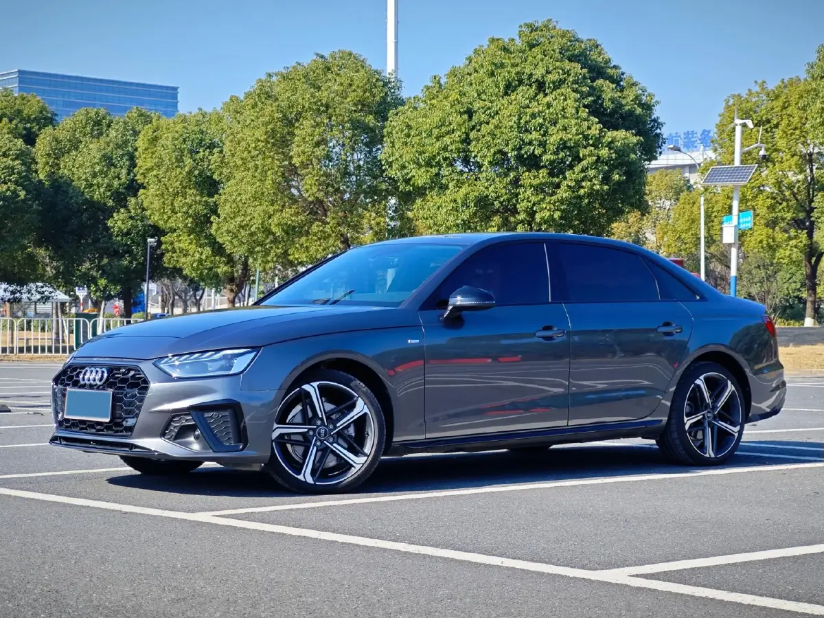 2024 Audi A4L 2.0T 190HP L4 7DCT